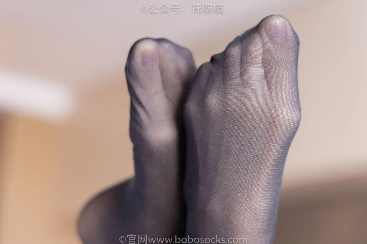 [BoBoSocks袜啵啵]NO.067 稚予-匡威帆布鞋、黑丝 [125P]插图9